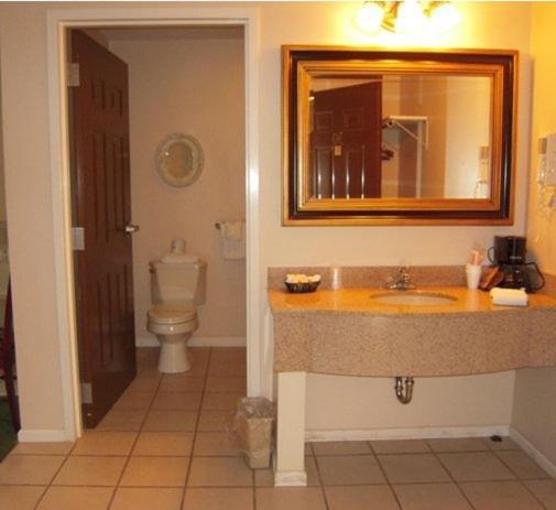 Colonie Inn And Suites Latham Eksteriør bilde