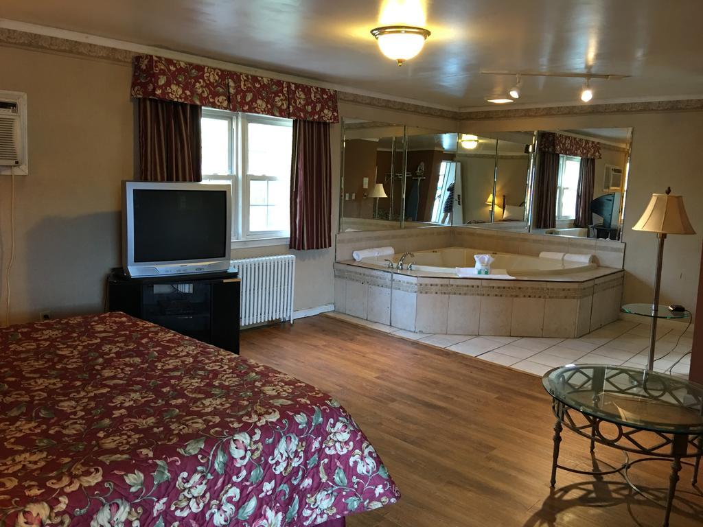 Colonie Inn And Suites Latham Eksteriør bilde